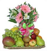 Basket of 2 kg. fruits and hand bunch of 15 mixed flowers